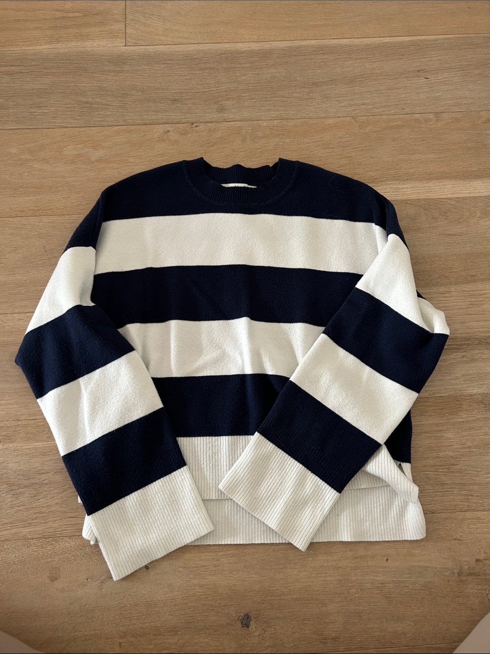 Abercrombie navy and white striped sweater